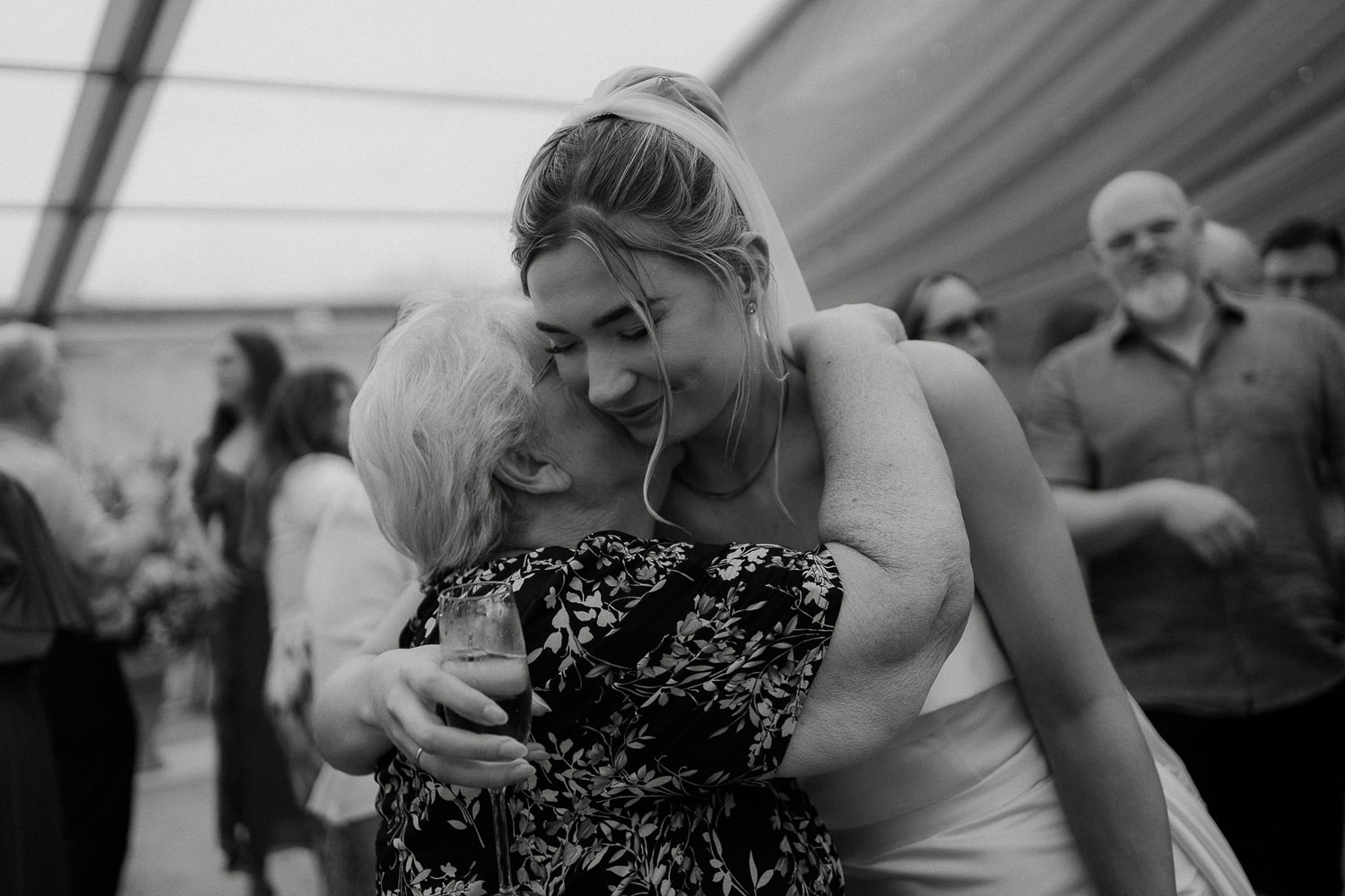 FAMILY HOME FARM WEDDING PHOTOGRAPHY LLANTWIT MAJOR 010 FAMILY HOME FARM WEDDING PHOTOGRAPHY LLANTWIT MAJOR 010